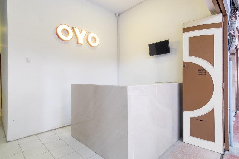 Oyo 835 Metropolitan Home Stay Medan Esterno foto