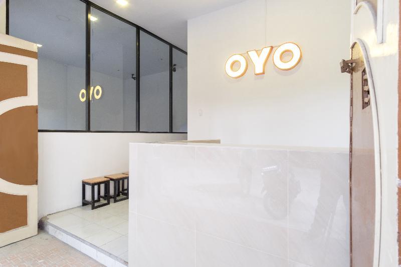 Oyo 835 Metropolitan Home Stay Medan Esterno foto