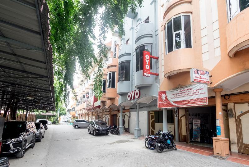 Oyo 835 Metropolitan Home Stay Medan Esterno foto