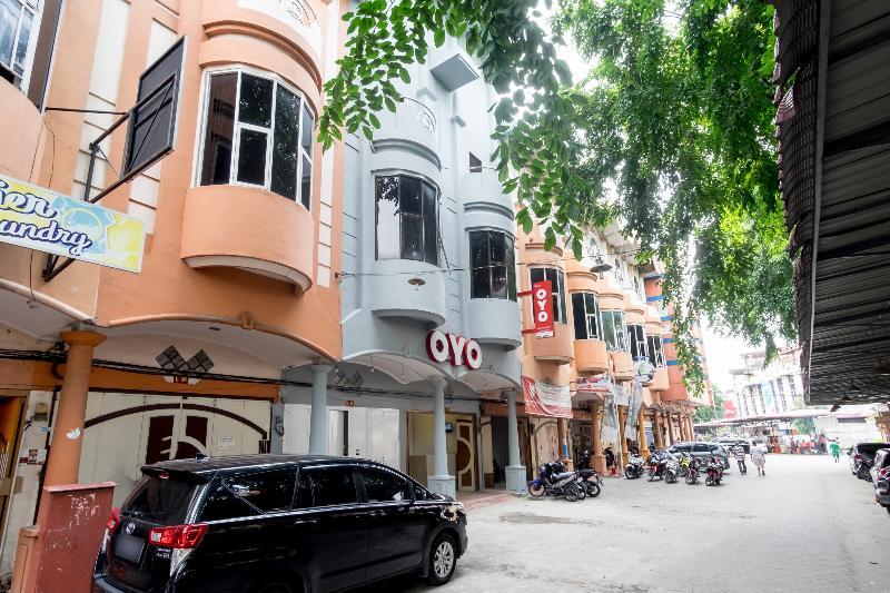 Oyo 835 Metropolitan Home Stay Medan Esterno foto
