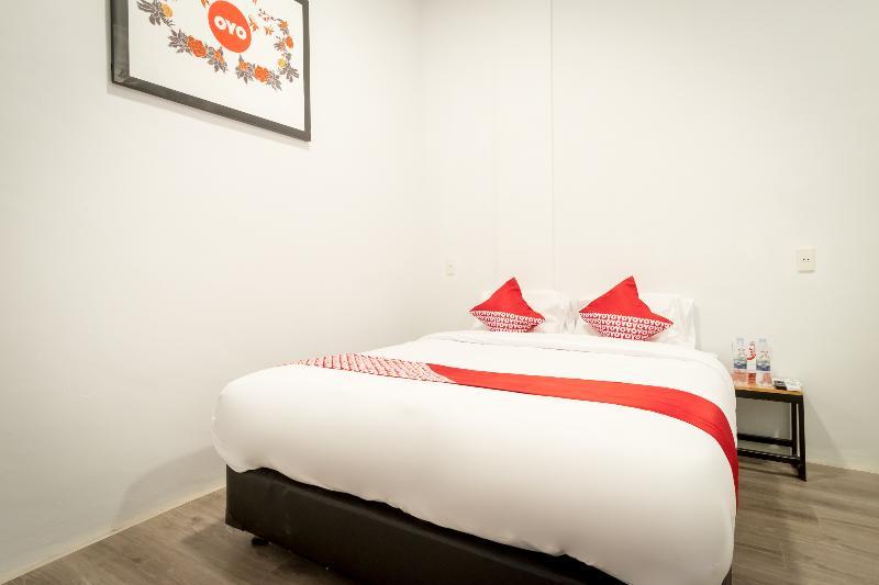 Oyo 835 Metropolitan Home Stay Medan Esterno foto