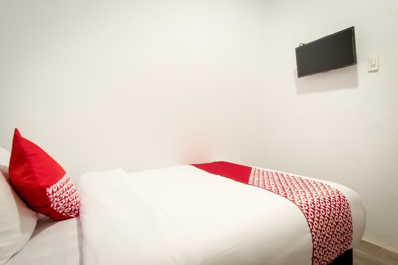 Oyo 835 Metropolitan Home Stay Medan Esterno foto